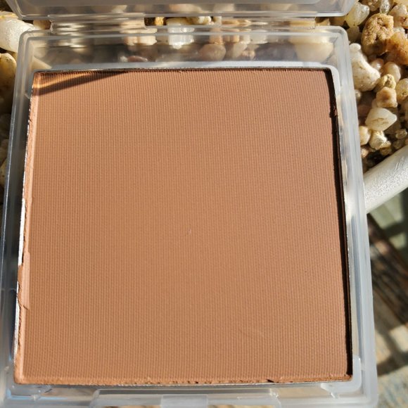 LAST ONE! Bronze 1 - Mary Kay Sheer Mineral Pressed Powder - Picture 3 of 8